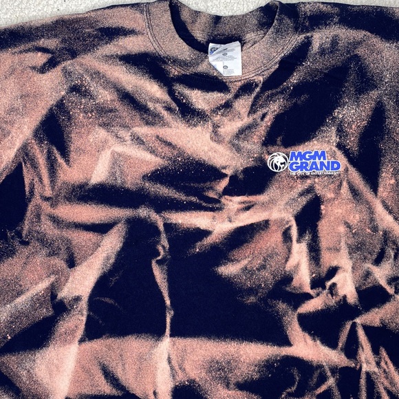 MGM Grand Starstruck Bleached T-Shirt - Picture 3 of 8